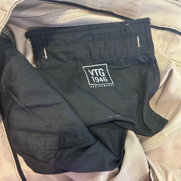 🫒”Vintage 1946” NWT Men's Tan Flat Front Modern Fit Performance Chinos w/Pockets - Picture 9 of 16